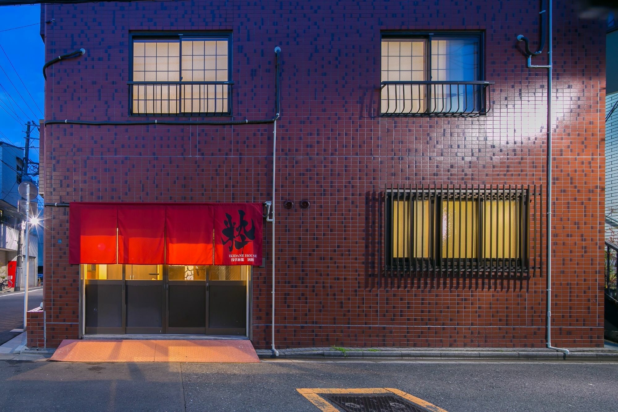 Ikidane House Asakusa Hatago Annex Tokyo Exterior photo